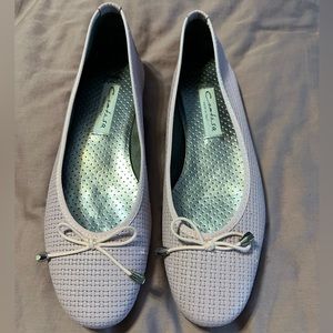 NWOT Contesa Mauve Flats